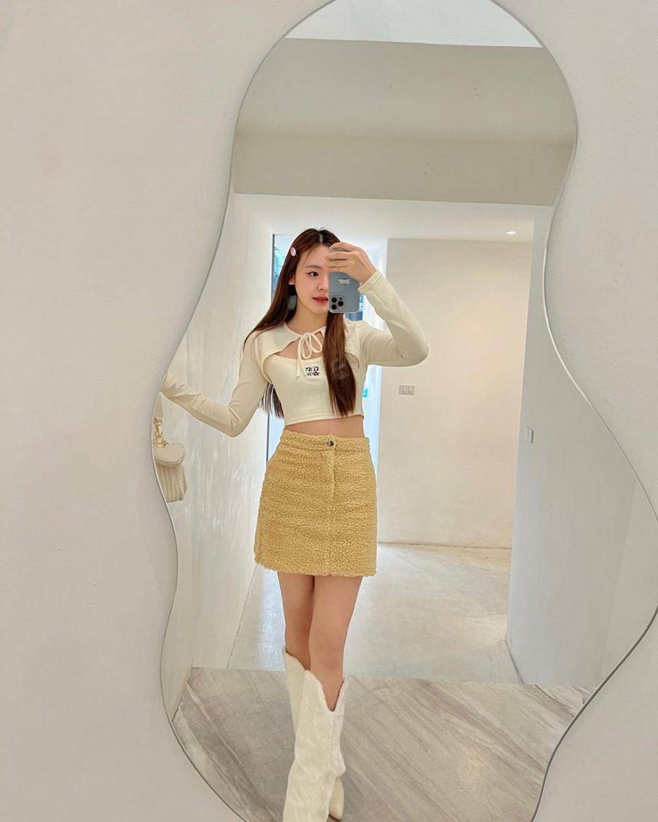 ide outfit nonton konser ala June Wanwimol (instagram.com/junewanwimol19)