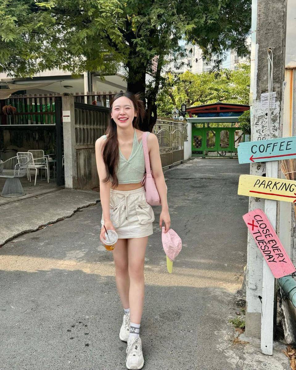 ide outfit nonton konser ala June Wanwimol (instagram.com/junewanwimol19)