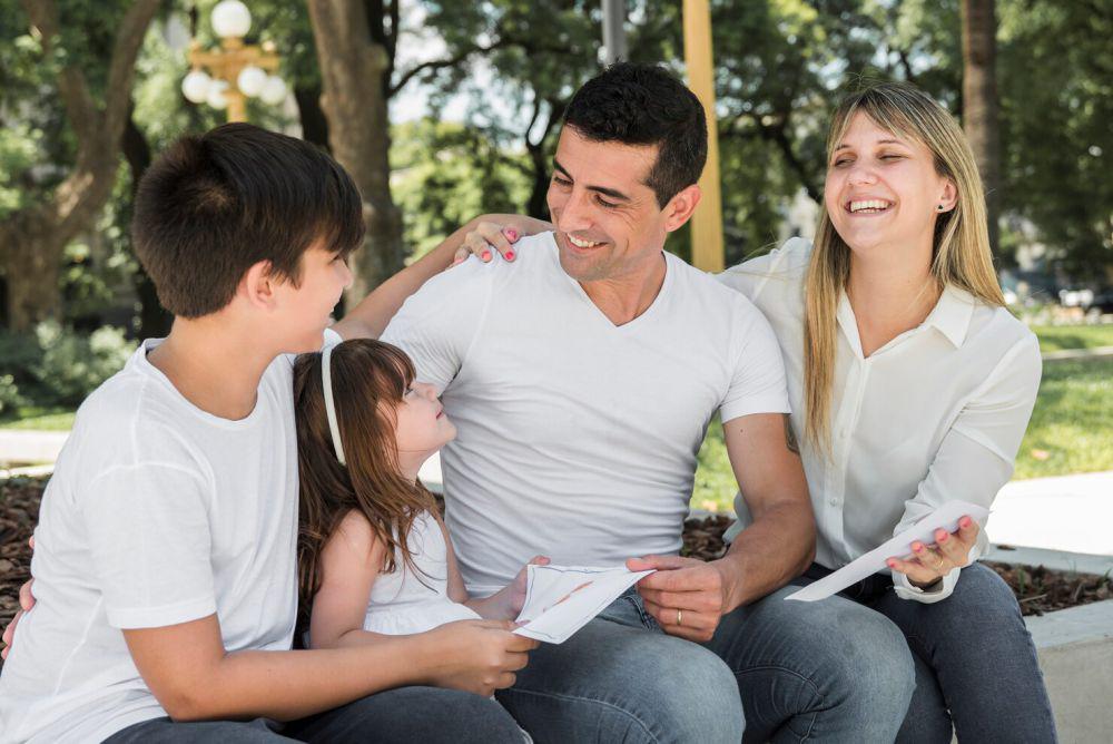 5 Cara Memenuhi Baterai Kasih Sayang Anak agar Gak Mudah Tantrum