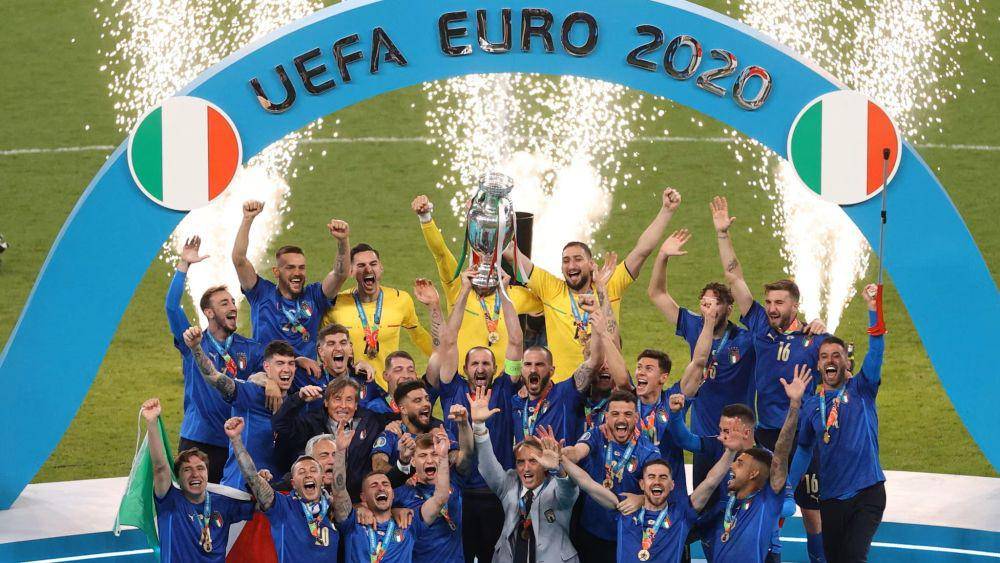 Timnas Italia saat menjuarai Euro 2020 (uefa.com)