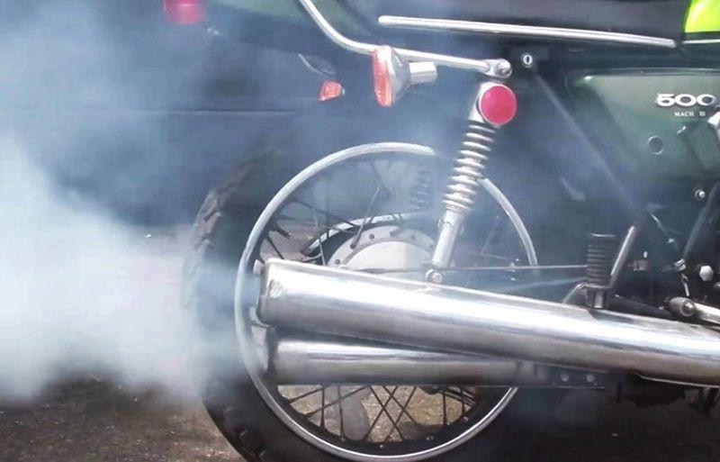 7 Cara Mengatasi Motor Ngebul Tanpa Bongkar Mesin