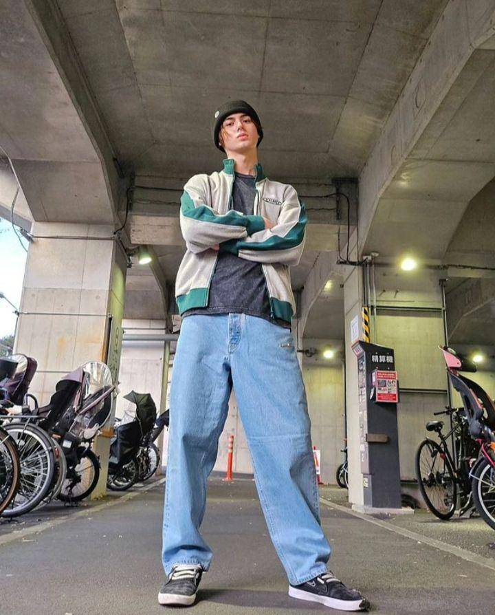 Alex Sho (instagram.com/sho0509official)