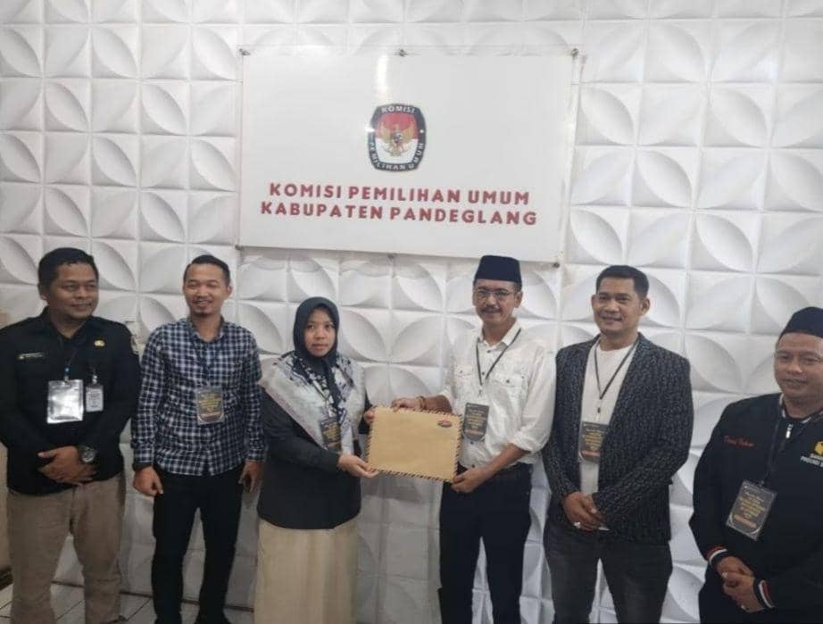 Paslon Independen Pilkada Pandeglang Uday-Puji Lolos Administrasi