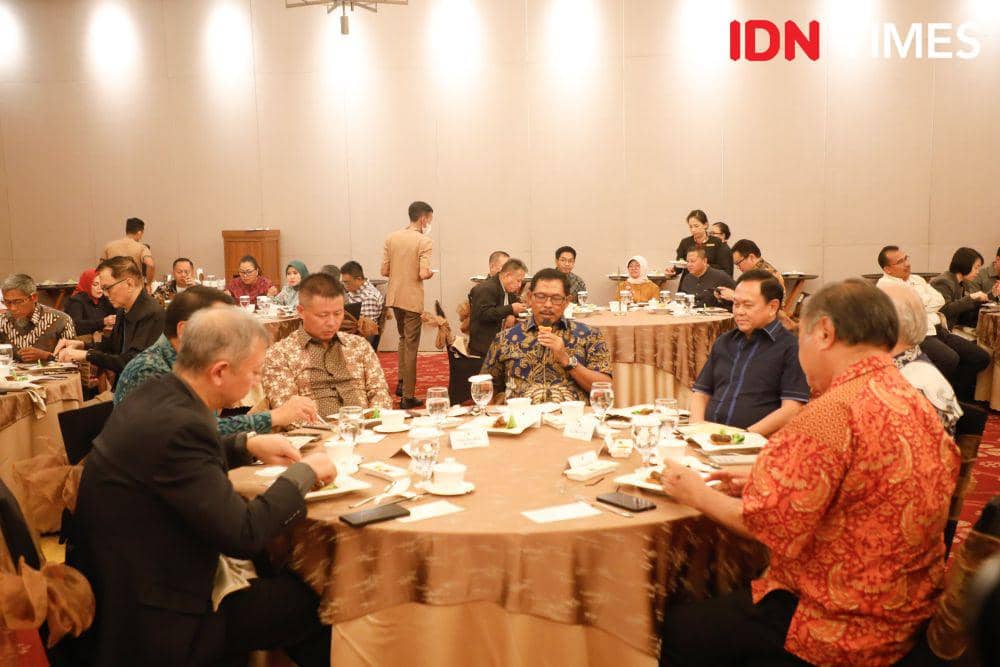 Pj Gubernur Jateng Nana Sudjana bertemu para penguasa apparel untuk membahas kelanjutan investasi. (IDN Times/Fariz Fardianto)