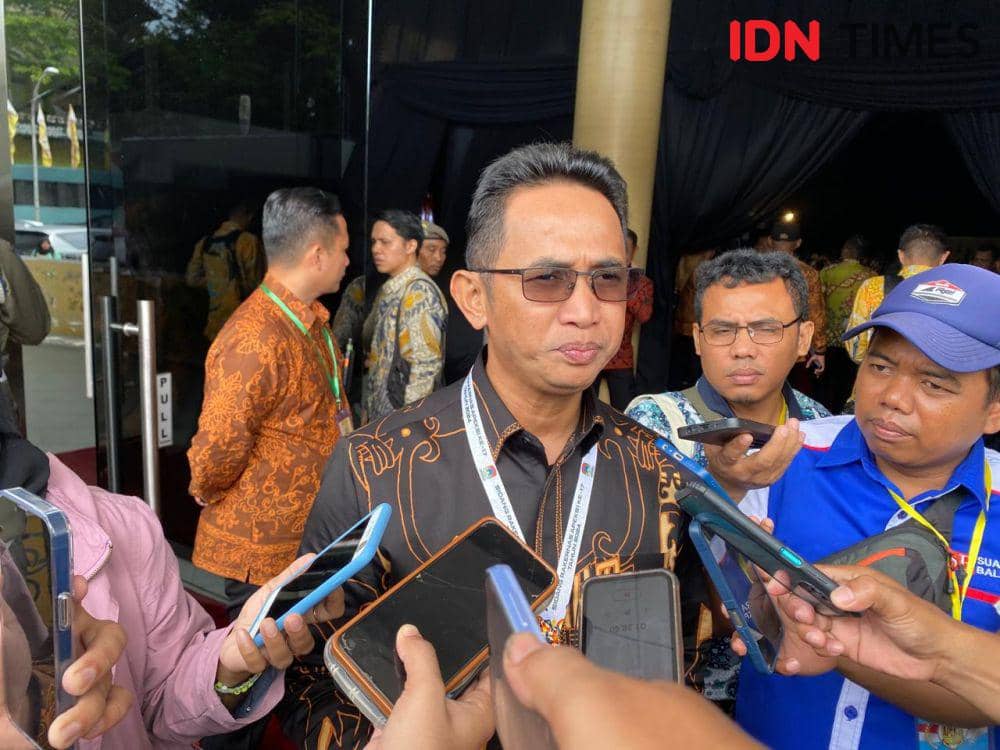 Wali Kota Balikpapan, Rahmad Mas'ud diwawancarai awak media usai pembukaan Rakernas APEKSI ke-17 di Balikpapan. (Media Center Apeksi XVII)