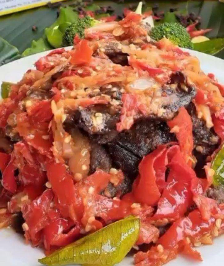 Nasi Kapau UNI DAR (Instagram @kapau_uni_dar)