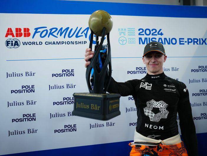 Jake Hughes meraih pole position di sesi kualifikasi untuk balapan ke-2 E-Prix Misano 2024. (fiaformulae.com)