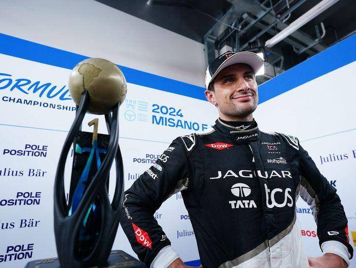Mitch Evans meraih pole position di sesi kualifikasi untuk balapan ke-1 E-Prix Misano 2024. (fiaformulae.com)