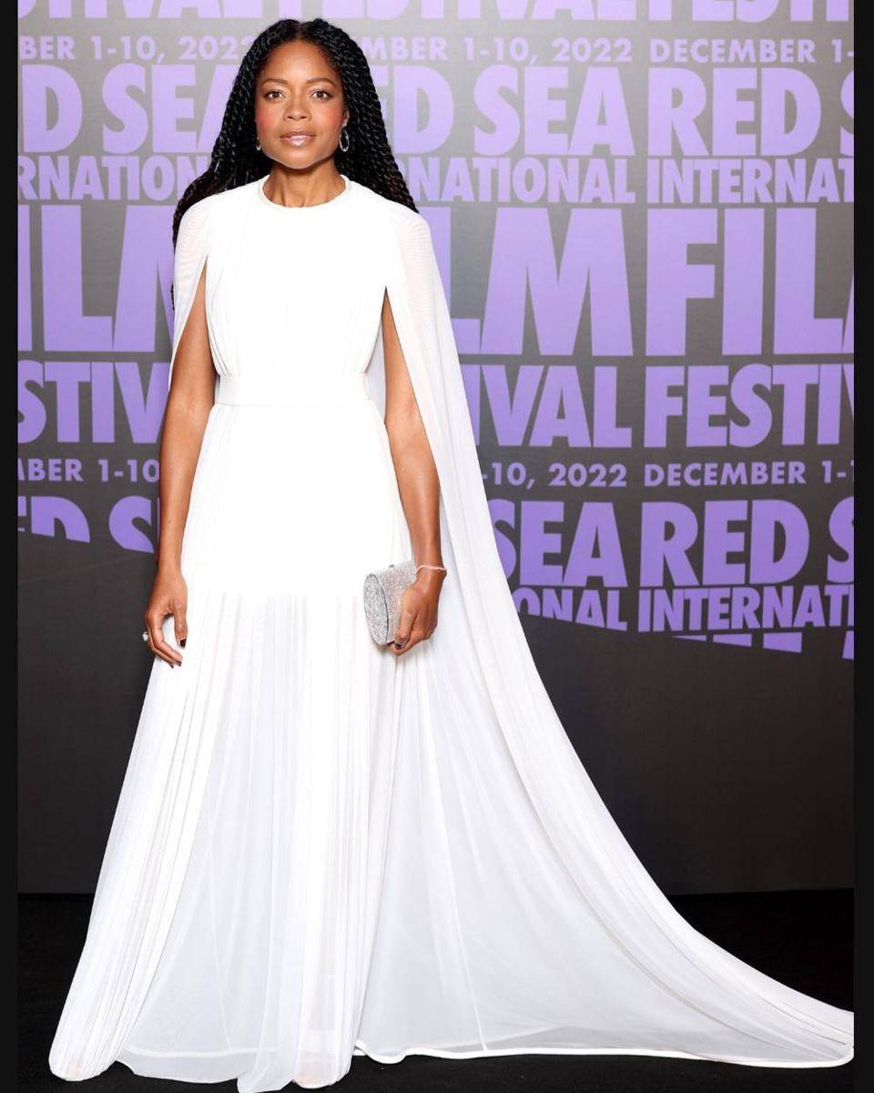 OOTD pemain film Venom: The Last Dance (instagram.com/naomieharris)