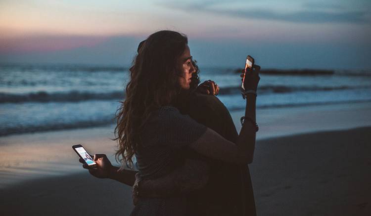 Ilustrasi kecanduan smartphone (pexels/RomanOdintsov)