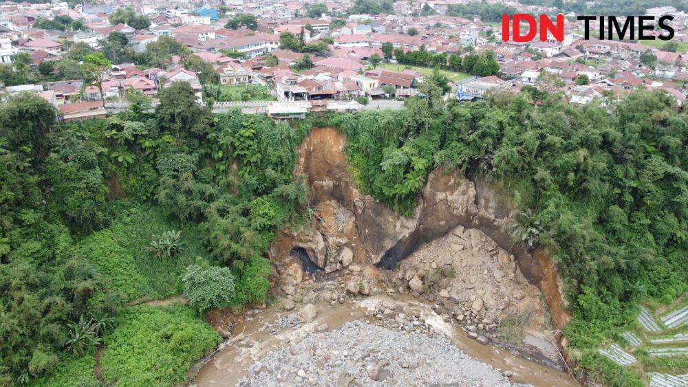 80 Sambungan Air Rusak karena Banjir Lahar Dingin Belum Diperbaiki