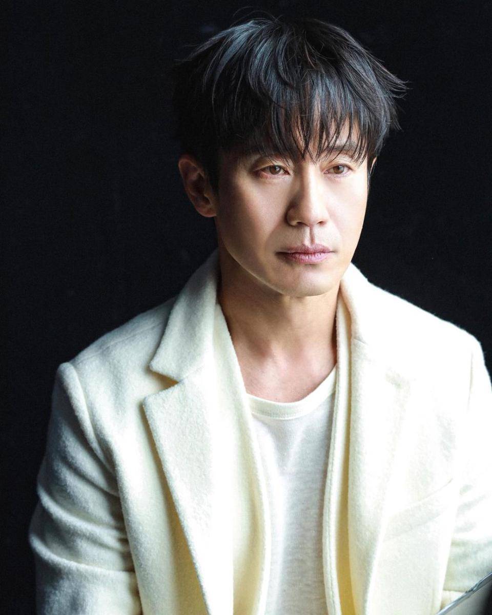 potret Shin Ha Kyun (instagram.com/hoduent)