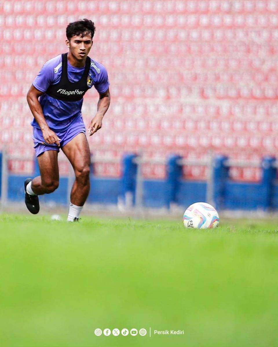 M Khanafi saat berlatih bersama Persik Kediri. instagram.com/persikfcofficial