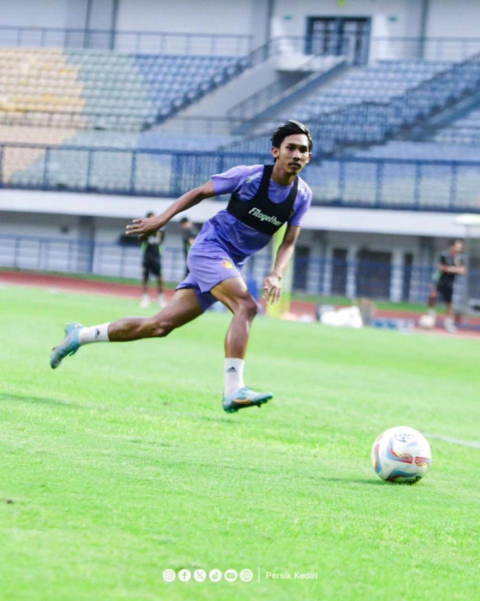 Yusuf Meilana saat berlatih bersama Persik Kediri. instagram.com/persikfcofficial