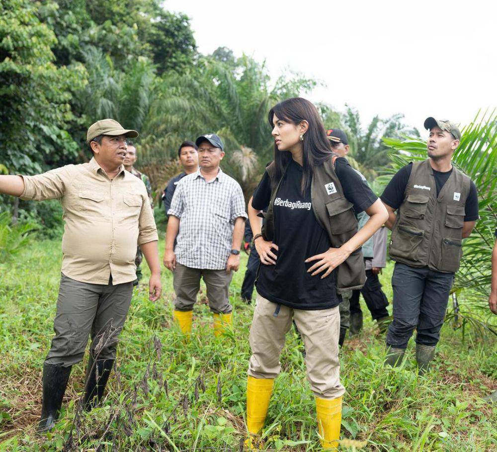potret Aurelie dan Chicco Jerikho ikut kegiatan WWF di Jambi (instagram.com/aurelie)