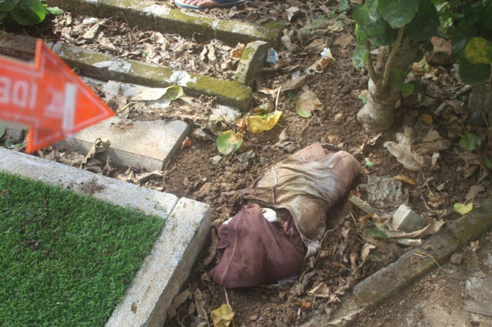 Sempat Dikira Bangkai Kucing, Ternyata Bayi Dibuang di TPU Malang