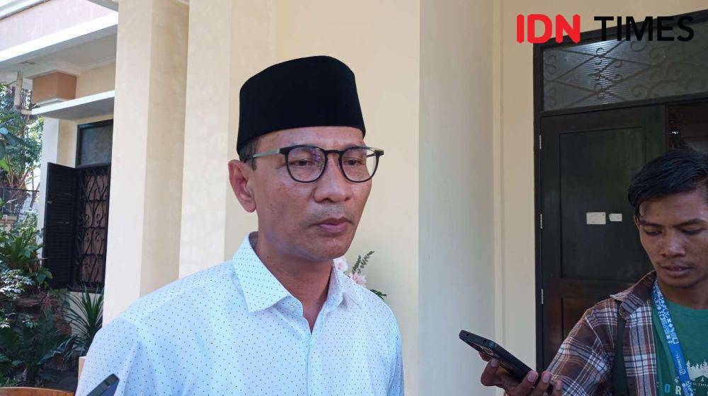 Wali Kota Mataram Mohan Roliskana. (IDN Times/Muhammad Nasir)