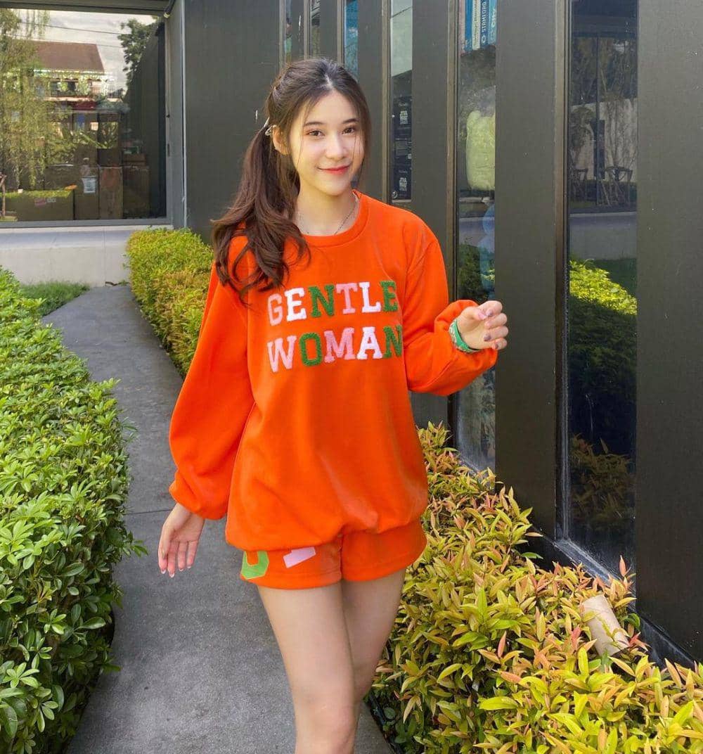 Earn Preeyaphat (instagram.com/earnpypp_)