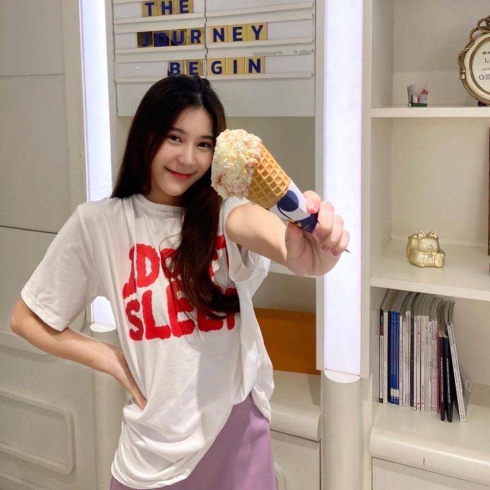 Earn Preeyaphat (instagram.com/earnpypp_)