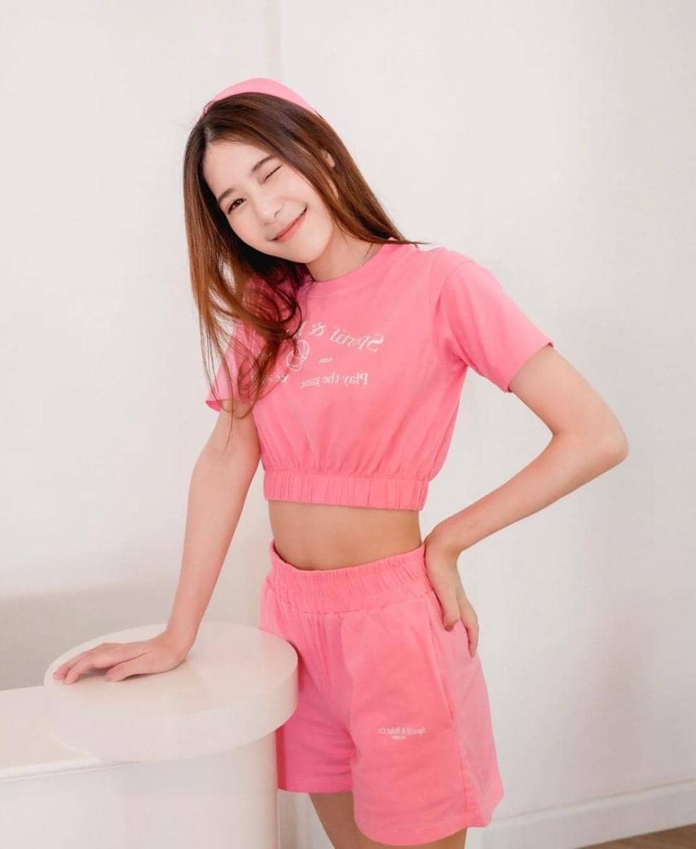 Earn Preeyaphat (instagram.com/earnpypp_)