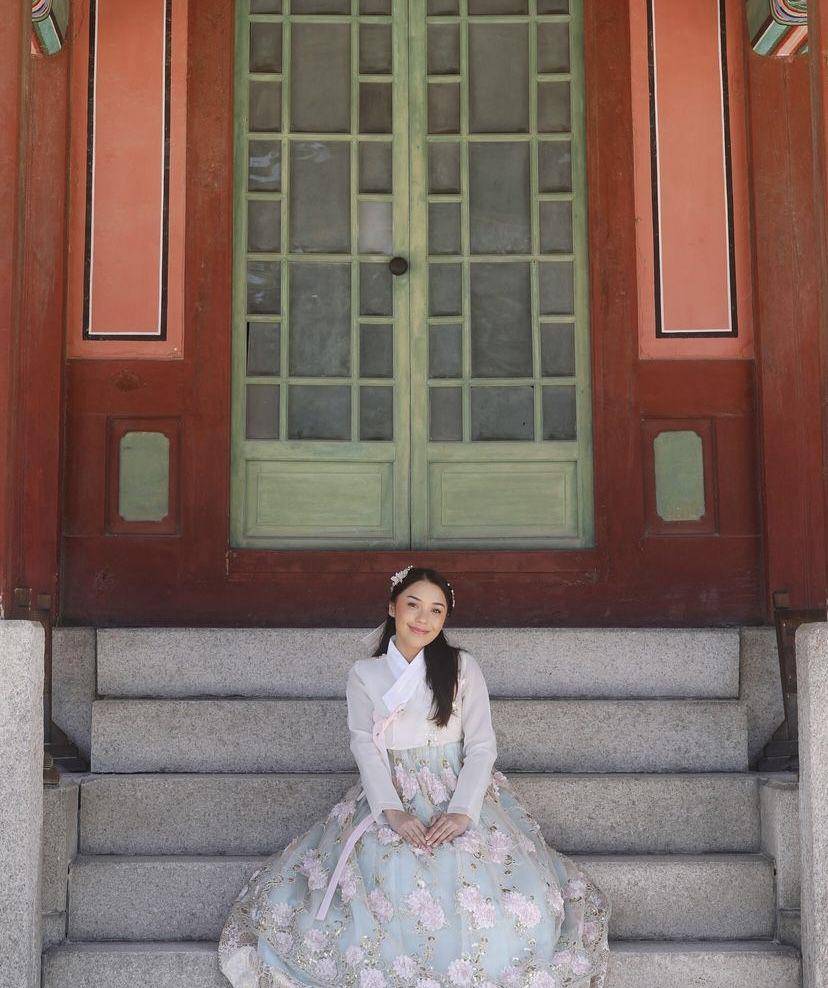 photoshoot Lula Lahfah pakai hanbok di Korea Selatan (instagram.com/lulalahfah)