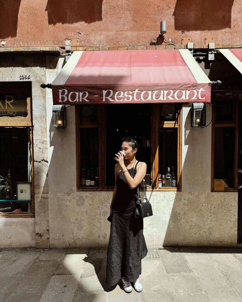 potret Azizah Salsha di Venesia (instagram.com/azizahsalsha_)