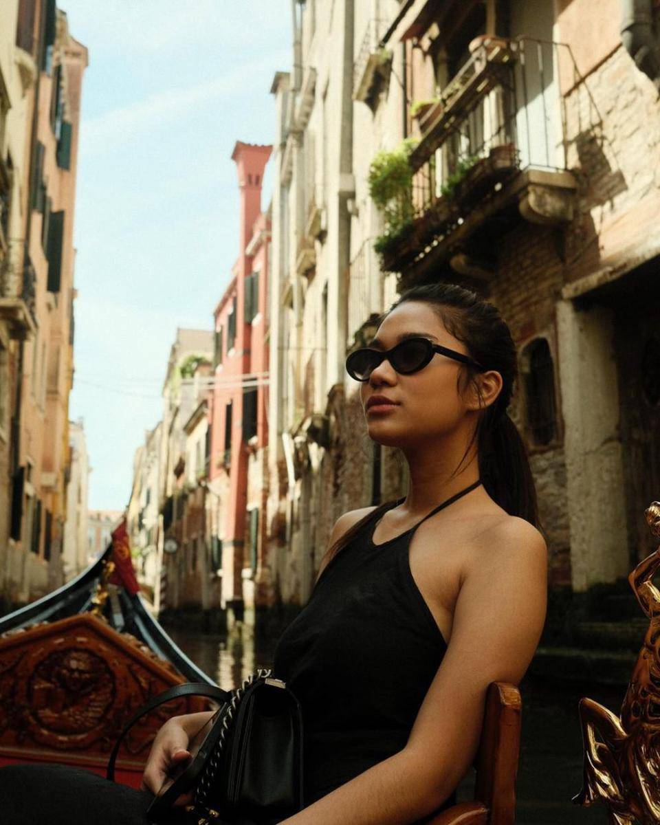 potret Azizah Salsha di Venesia (instagram.com/azizahsalsha_)