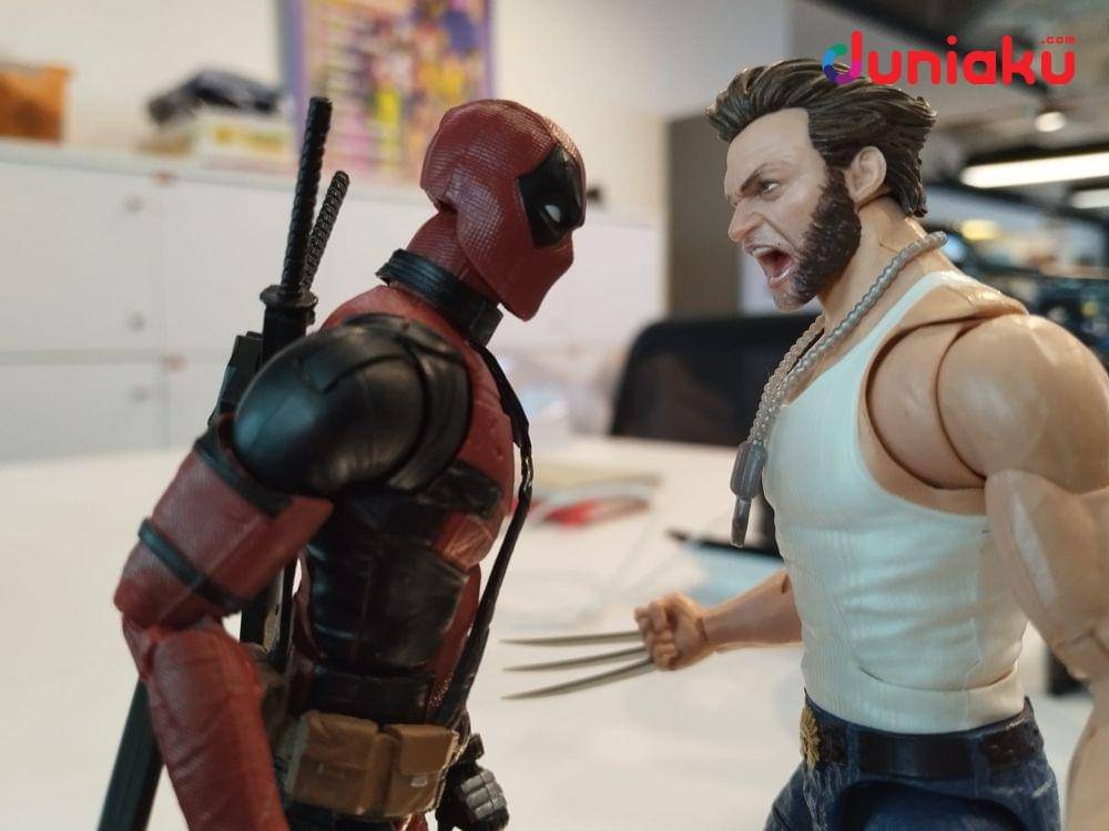 Marvel Legends Deadpool: Legacy Collection Deadpool dan Wolverine, difoto oleh Fahrul Nurullah. (Duniaku.com/Fahrul Nurullah)