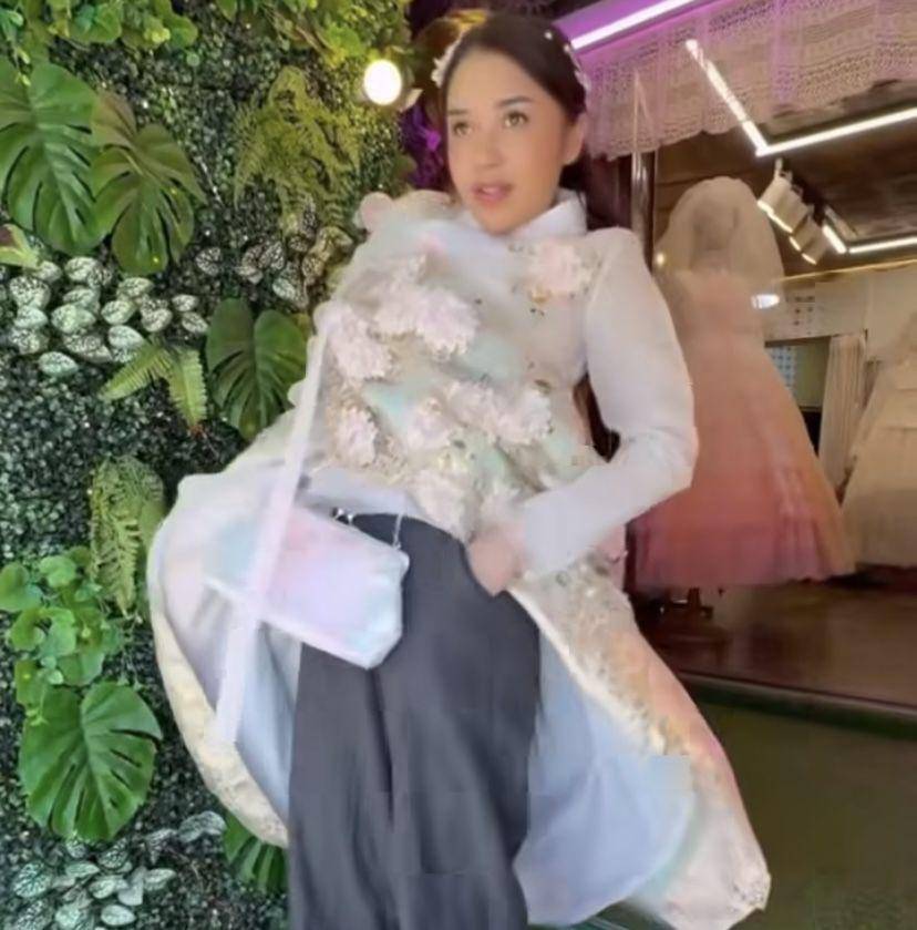 photoshoot Lula Lahfah pakai hanbok di Korea Selatan (instagram.com/lulalahfah)