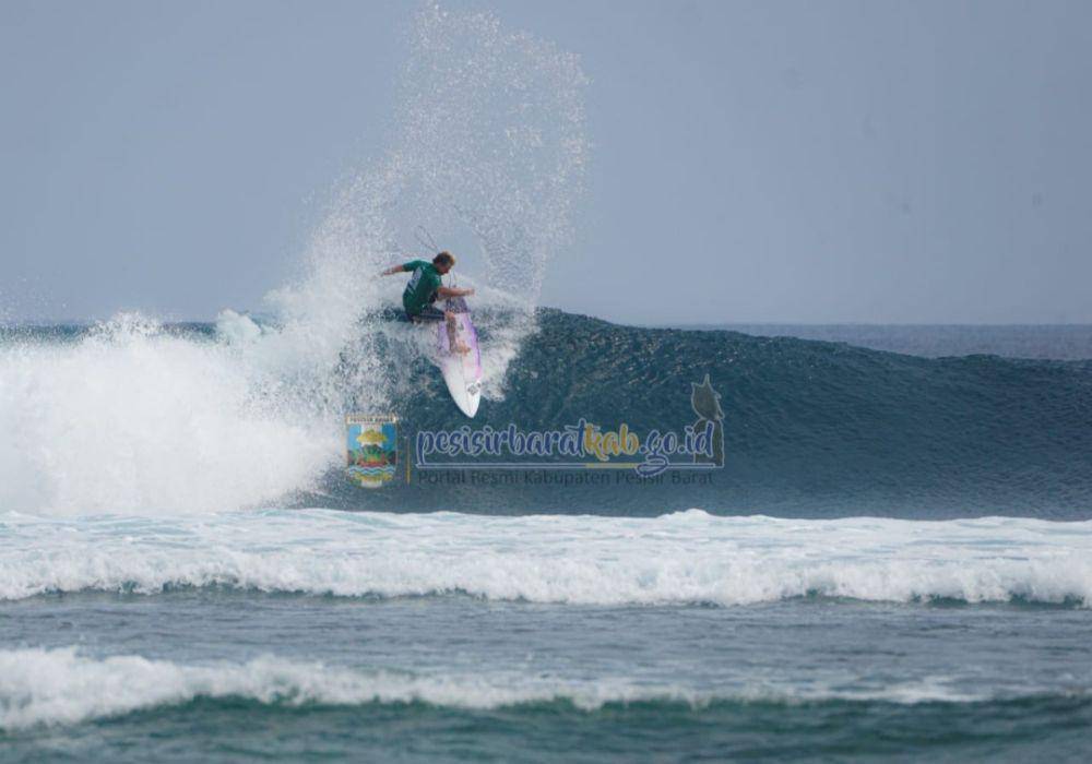 Event WSL Krui Pro 2024 di Kabupaten Pesisir Barat. (Dok. Pemkab Pesibar).