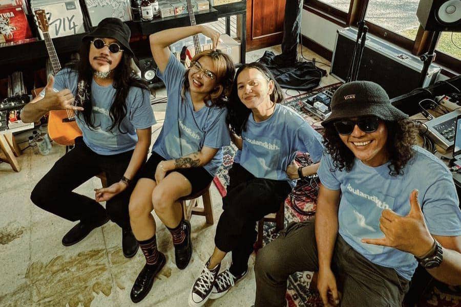 Daftar Lirik Lagu Album Mini Soul And Kith, A Journey Unseen