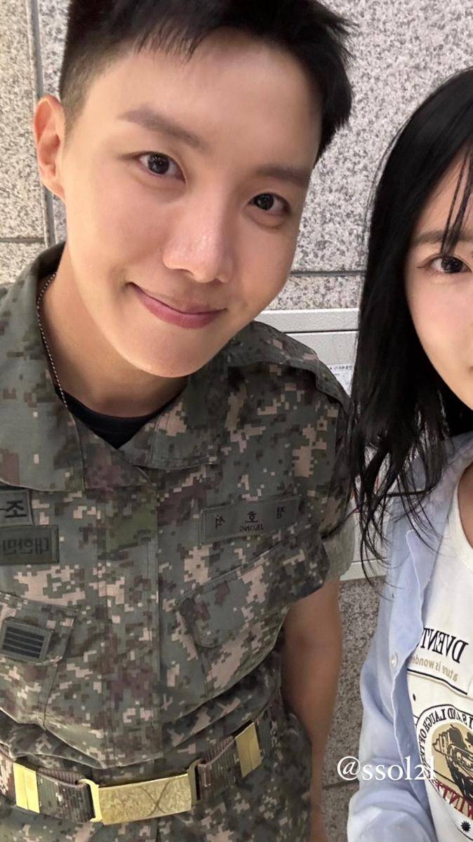 potret Jhope BTS menangkan kontes presentasi saat wajib militer (Instagram.com/ssol2l)