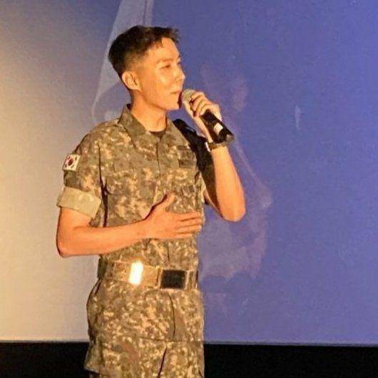 potret Jhope BTS menangkan kontes presentasi saat wajib militer (Twitter.com/@HopeIRBase)