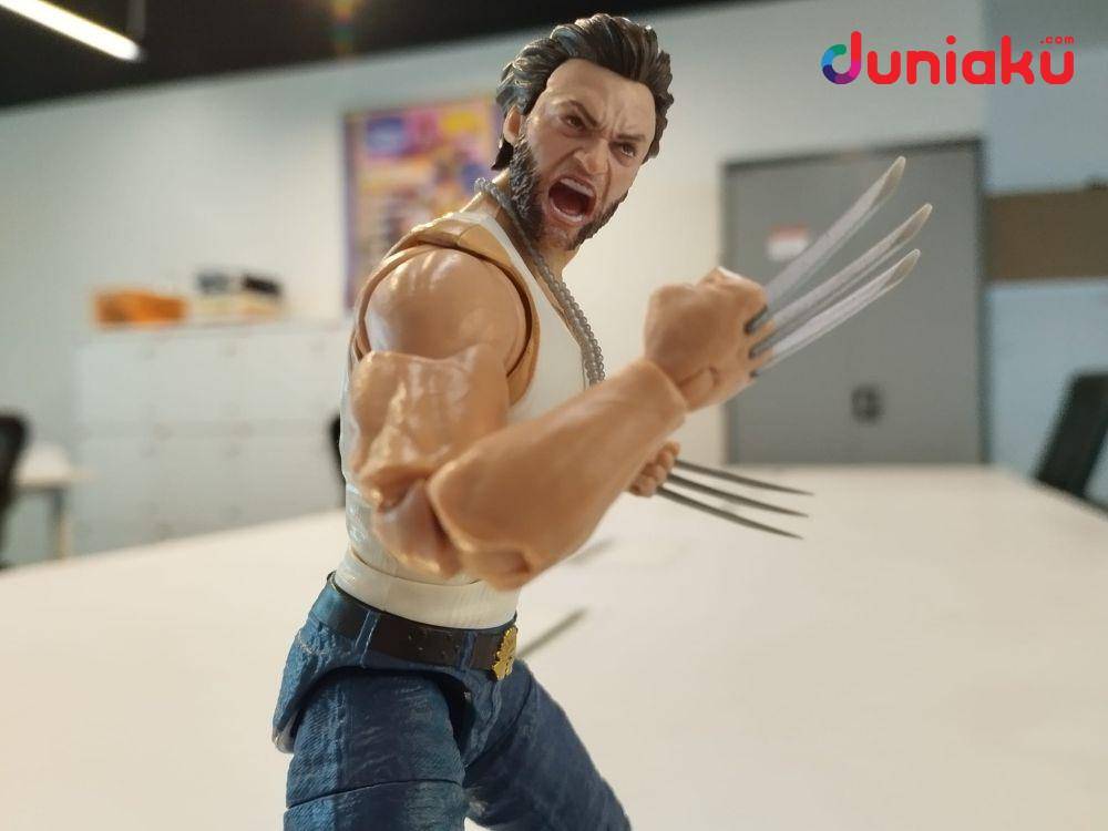 Foto Marvel Legends Wolverine versi Deadpool: Legacy Collection, diambil oleh Fahrul Nurullah. (Duniaku.com/Fahrul Nurullah)