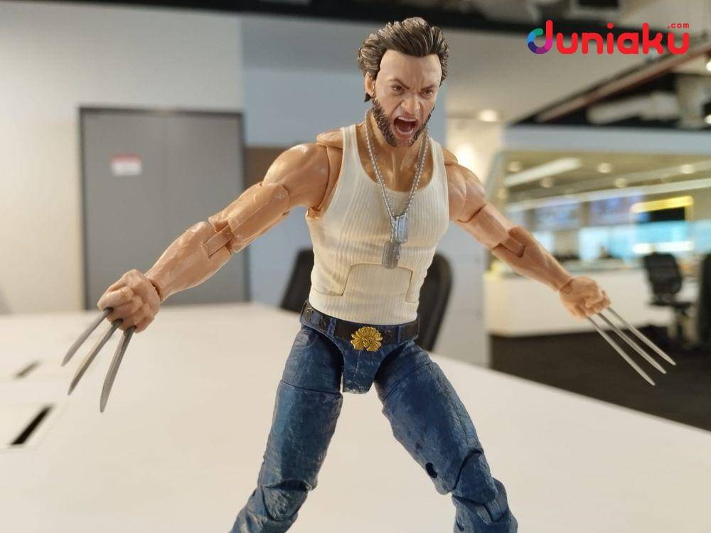 Foto Marvel Legends Wolverine versi Deadpool: Legacy Collection, diambil oleh Fahrul Nurullah. (Duniaku.com/Fahrul Nurullah)