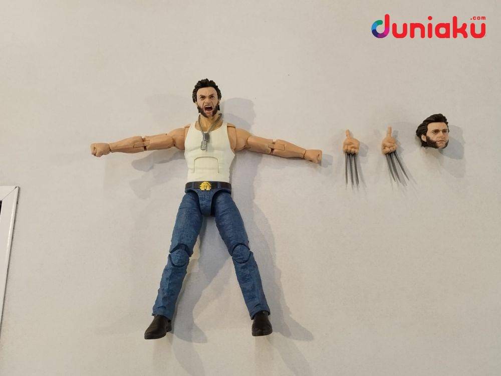 Foto Marvel Legends Wolverine versi Deadpool: Legacy Collection, diambil oleh Fahrul Nurullah. (Duniaku.com/Fahrul Nurullah)
