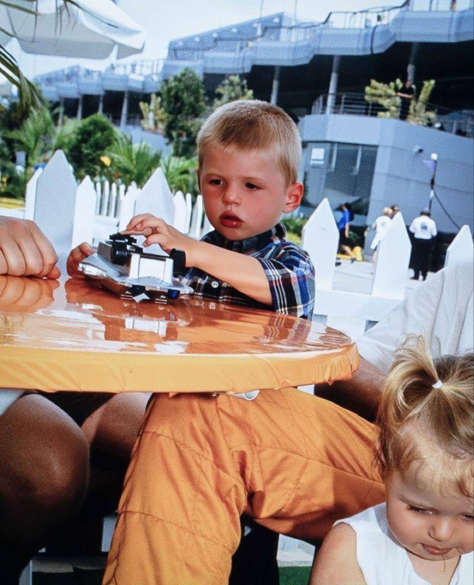 Max Verstappen saat masih bayi (twitter.com/laeclerc)