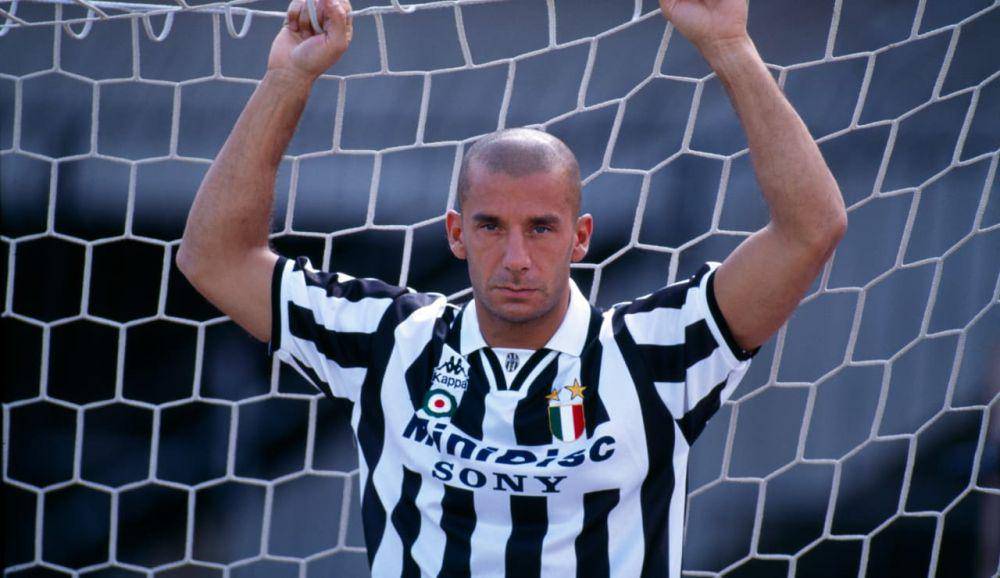 Gianluca Vialli saat membela Juventus di era 1990-an. (juventus.com)