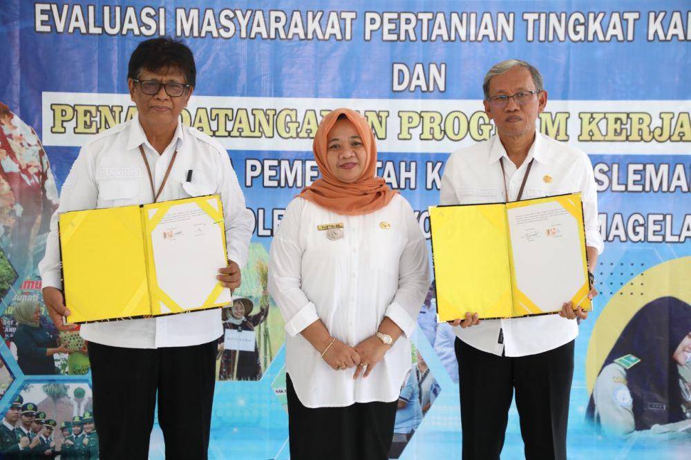 Penandatanganan program kerja sama antara Pemerintah Kabupaten Sleman dengan Politeknik Pembangunan Pertanian (Polbangtan) Yogyakarta Magelang. (Dok. Istimewa)