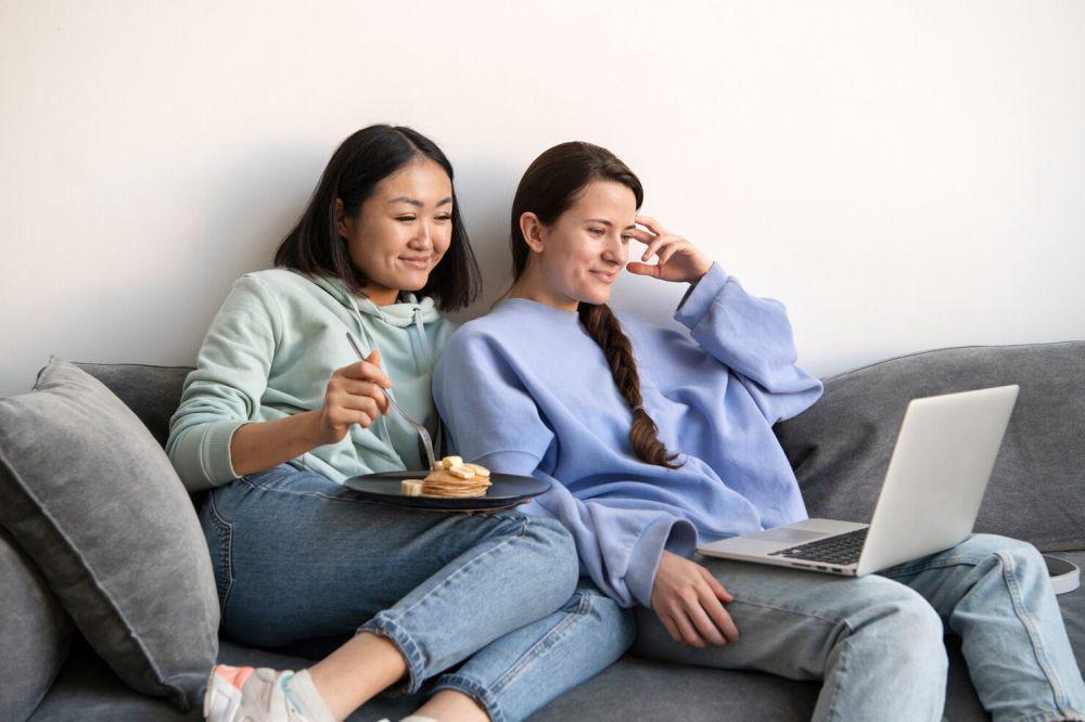 6 Alasan Ibu Rumah Tangga Suka Nonton Drama Korea