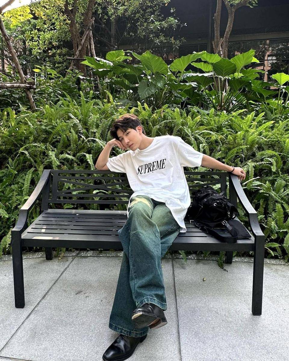 OOTD hangout ala Khaotung Thanawat (instagram.com/khaotungg)