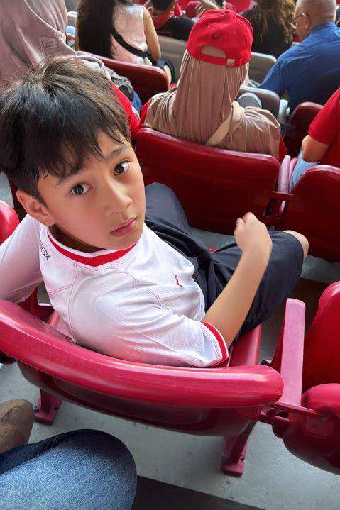 Rafathar nonton Indonesia vs Irak (Instagram.com/raffinagita1717)