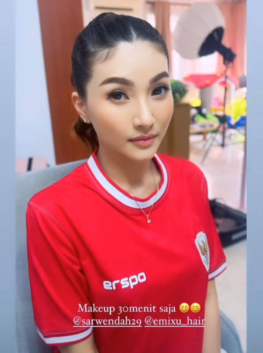 potret Sarwendah nonton Timnas (instagram.com/sarwendah29)
