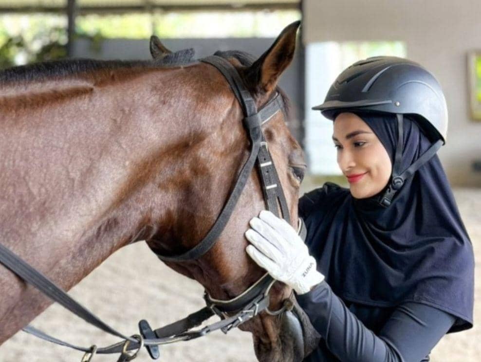 Putri Zulhas, Caleg DPR Terpilih dengan Hobi Baru Berkuda