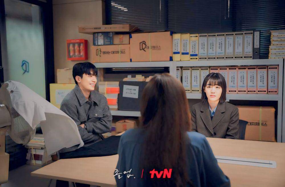 still cut drama The Midnight Romance in Hagwon (dok.TvN/The Midnight Romance on Hagwon)