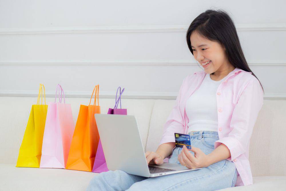 Ilustrasi belanja di promo tanggal kembar (123rf.com/nnudoo)
