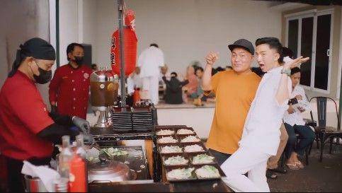 syukuran rumah asisten Raffi Ahmad (Instagram.com/sensen_ahmad)