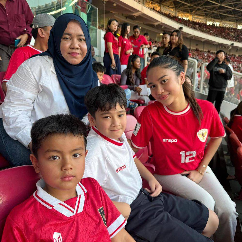 Rafathar nonton Indonesia vs Irak (Instagram.com/raffinagita1717)