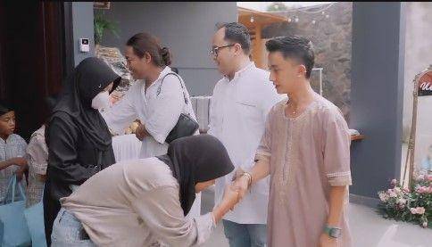 syukuran rumah asisten Raffi Ahmad (Instagram.com/sensen_ahmad)