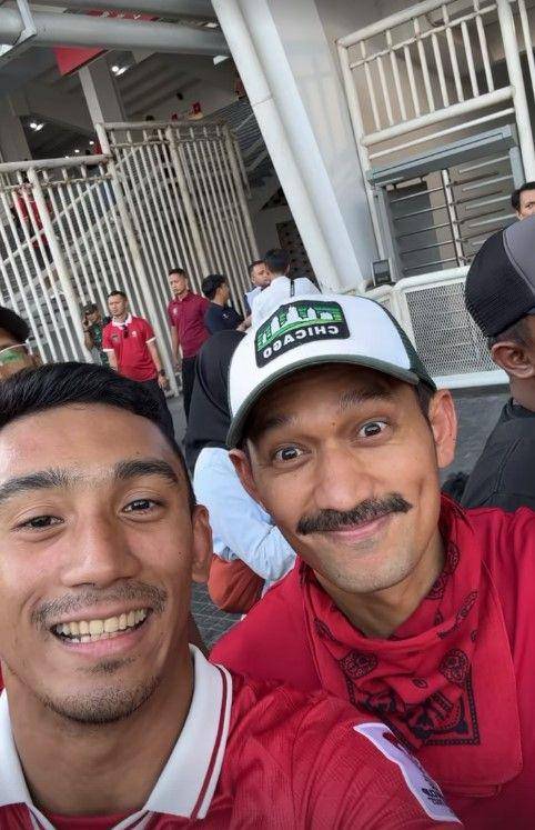 artis nonton Indonesia vs Irak (Instagram.com/daffawardhana)